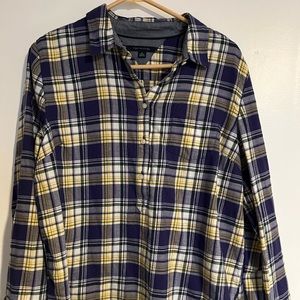Like New. Tommy Hilfiger popover women’s XL. Purple and yellow.